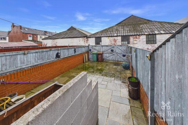 2 bed Terraced for sale Image 8