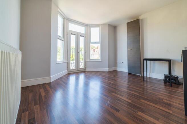 Call 02920 668585 to secure your viewing _2