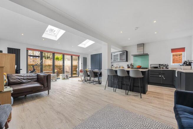 Open plan kitchen/di