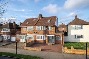 59, Du Cros Drive, Stanmore HA7 4TL