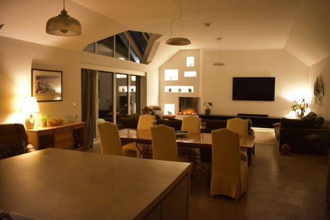 kitchen/reception