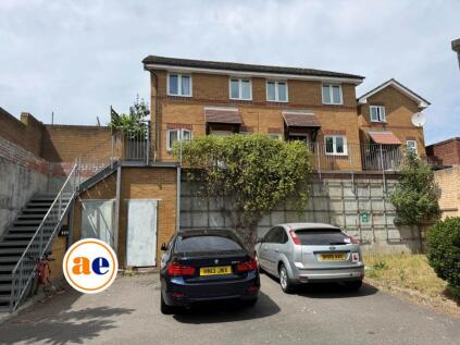 Maple Court, Erith ***3D FLOORPLAN & VIDEO AVAILABLE ***