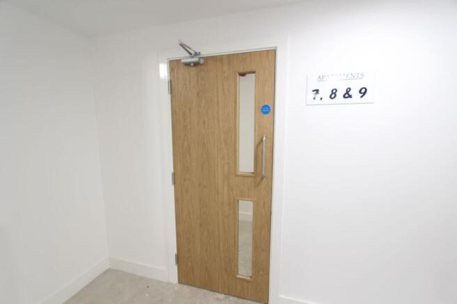 2 bed Ground Flat to rent Image 9