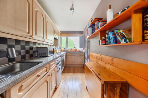 Tunworth Crescent, Roehampton, London, SW15