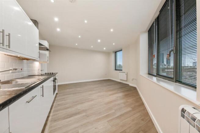 4 Wesley House, 1-7 Wesley Avenue - LuBLMxougJN5Gs
