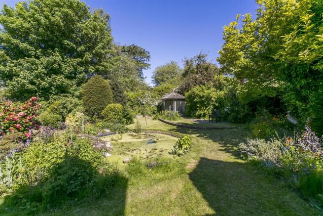 DELIGHTFUL GARDEN