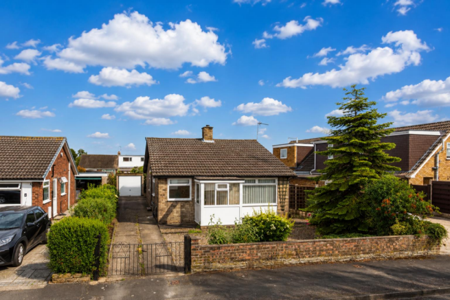 2 bed Detached Bungalow for sale
