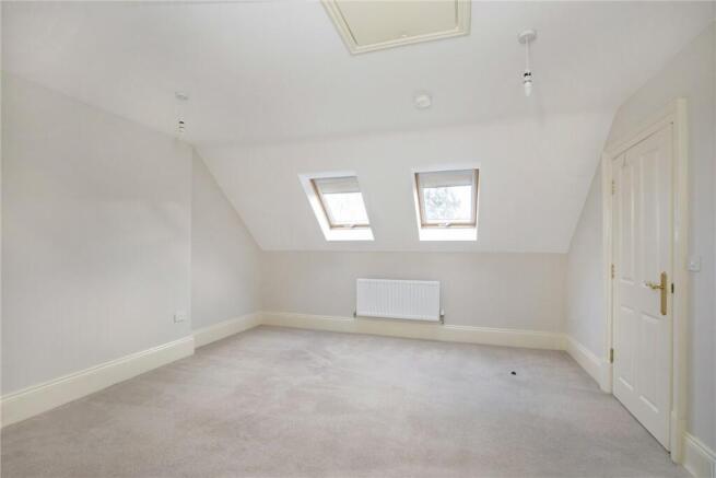 4 bed End of Terrace to rent Image 9