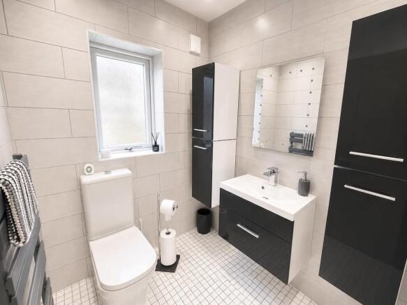 4 bed Detached for sale Image 11