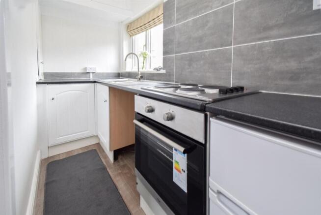 2 bed End of Terrace to rent Image 6