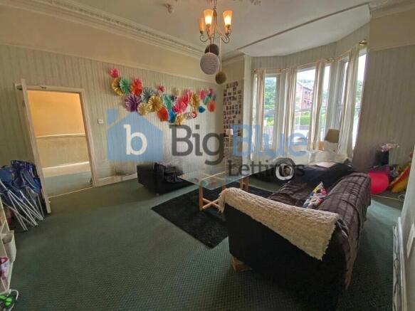 9 bed Terraced to rent Image 4