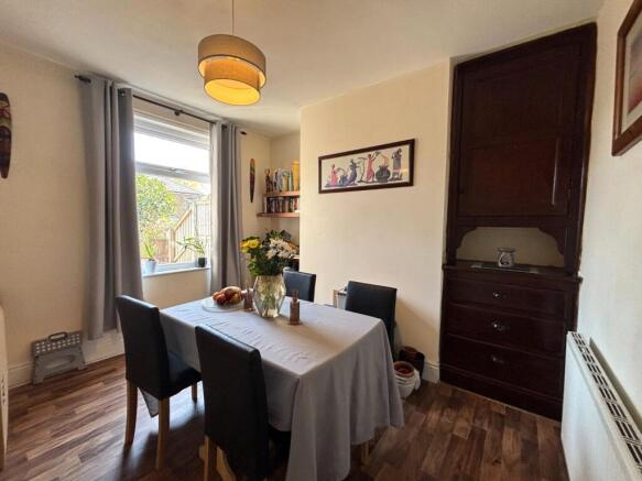 4 bed Semi-Detached for sale Image 7