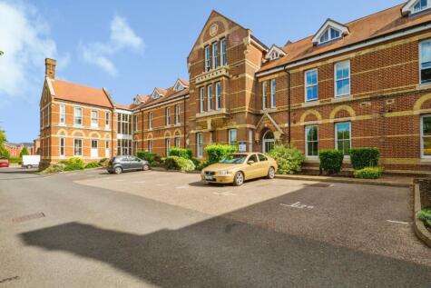 George Roche Road, Canterbury, Kent, CT1