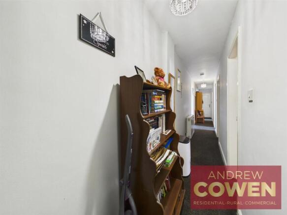 2 bed Flat for sale Image 8