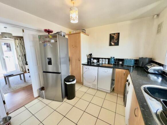 2 bed Terraced for sale Image 6