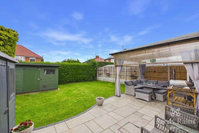5 bed Semi-Detached for sale Image 6