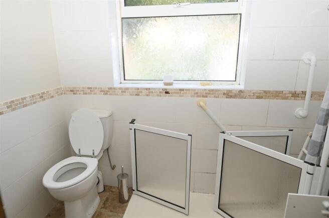 2 bed Semi-Detached Bungalow for sale Image 10