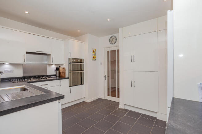 Kitchen-(2)
