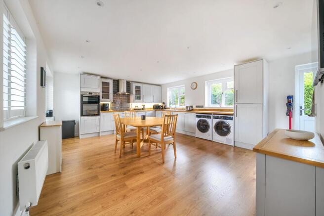 Kitchen / dining room
