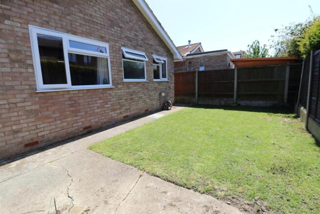 Rear garden 3.jpg