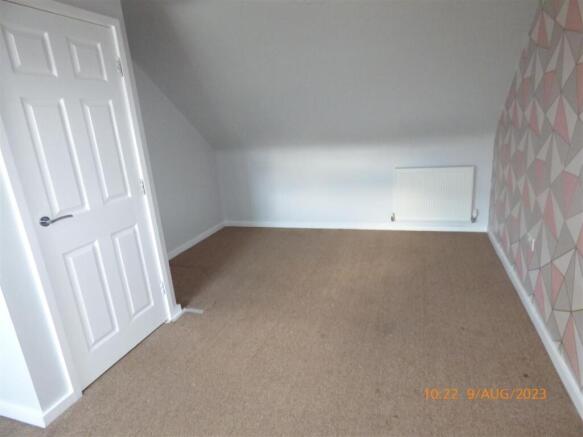 76 Wharncliffe Road - Bed.JPG