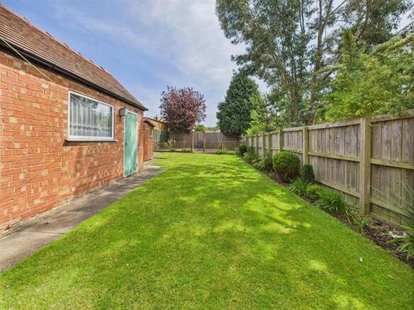 3 bed Semi-Detached for sale Image 10