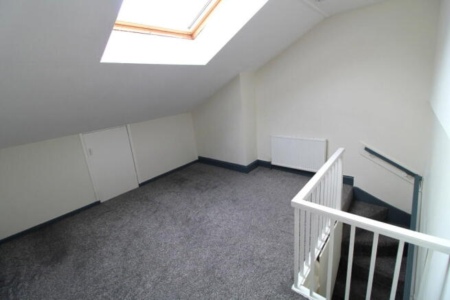 2 bed Terraced to rent Image 4