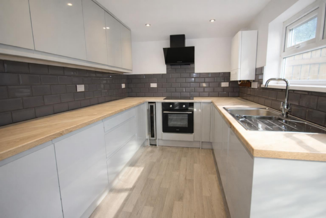 3 bed End of Terrace for sale Image 2