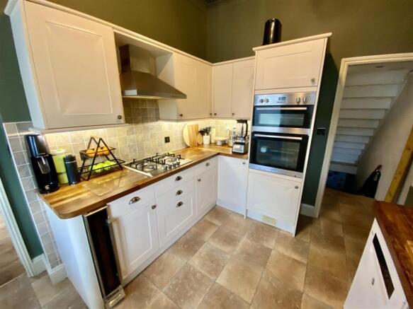 4 bed Terraced for sale Image 11