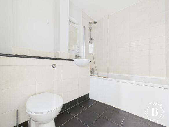 2 bed Apartment for sale Image 10