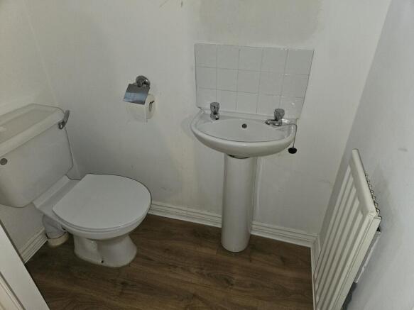Cloakroom/wc