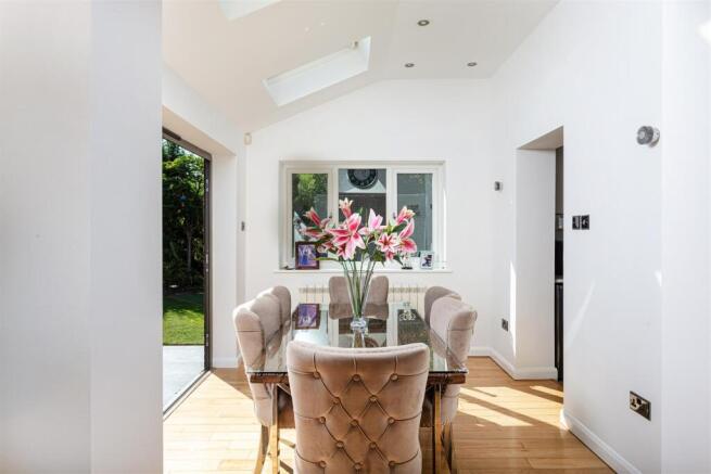 4 bed Detached for sale Image 5