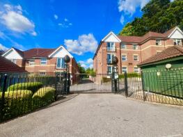 Flat 3, 49 Woodlands Court, Cobden Avenue, Southampton SO18 1FG