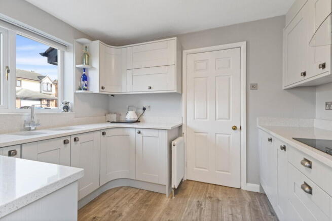4 bed Detached for sale Image 4
