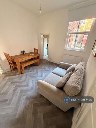 3 bed Terraced to rent Image 7
