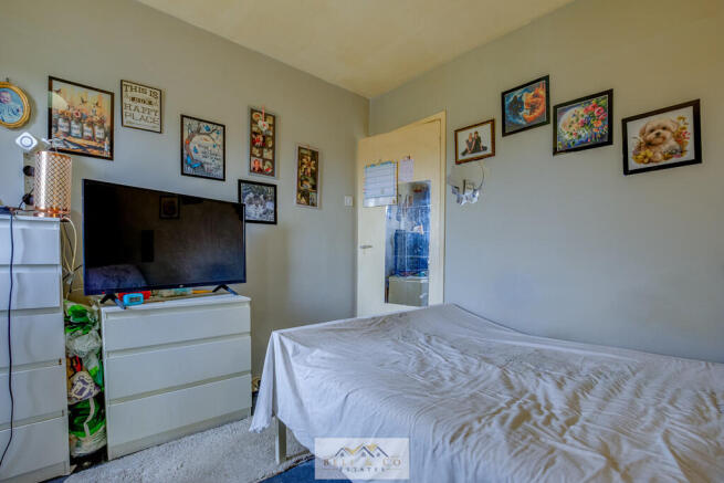 3 bed Semi-Detached for sale Image 10