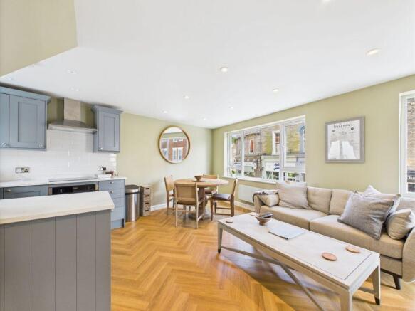 1 bed Apartment for sale Image 5