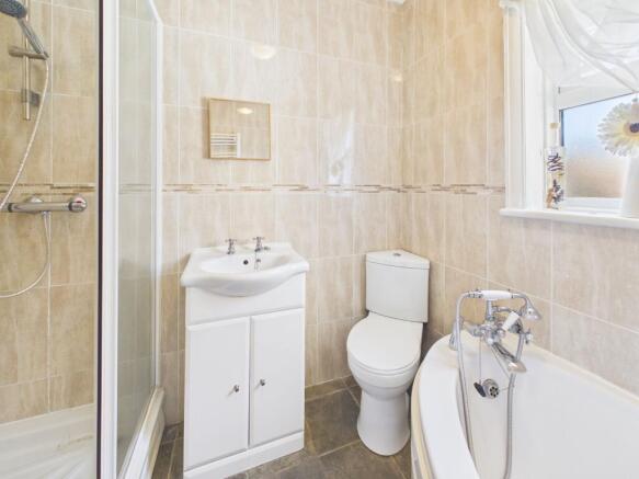 4 bed Semi-Detached for sale Image 12