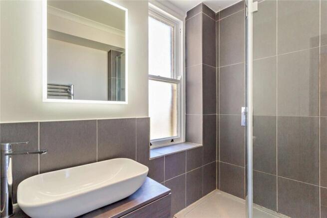 1 bed Apartment to rent Image 11