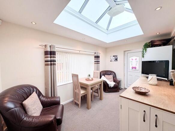 3 bed Semi-Detached Bungalow for sale Image 11