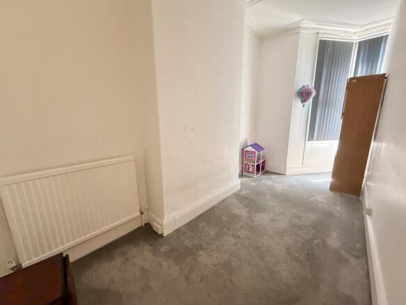 2 bed Flat to rent Image 6