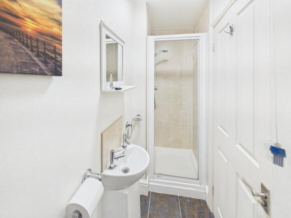 2 bed Flat for sale Image 11