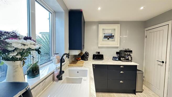 4 bed Terraced for sale Image 4