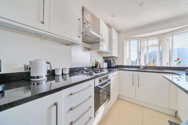 1432217-4-69bbcee...