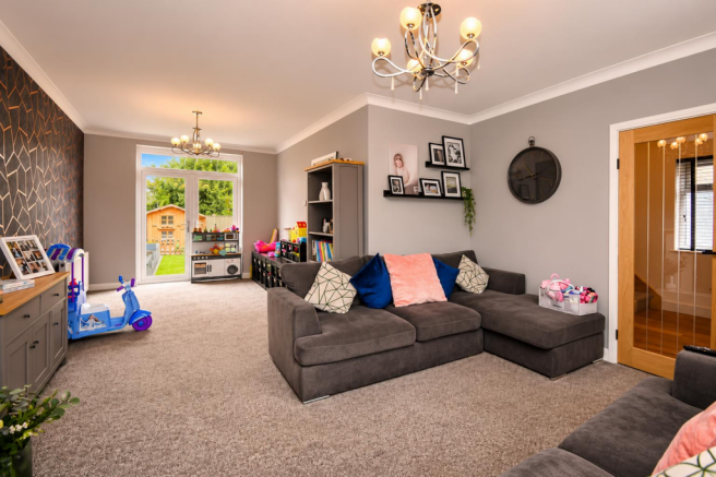 3 bed Semi-Detached for sale Image 7
