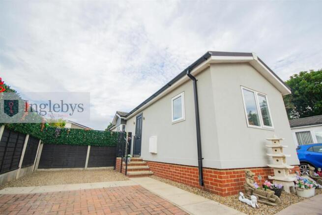 1 bed Park Home for sale Image 2