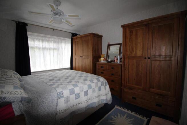 Bedroom 2.JPG