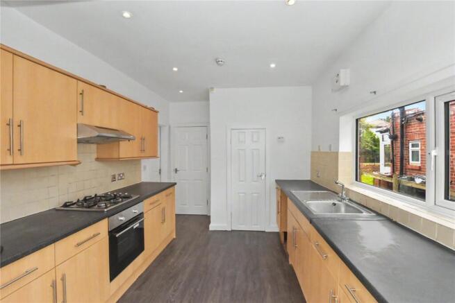 5 bed Semi-Detached for sale Image 4