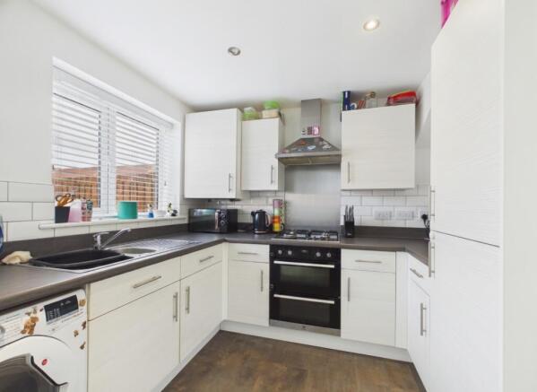 3 bed Semi-Detached for sale Image 6