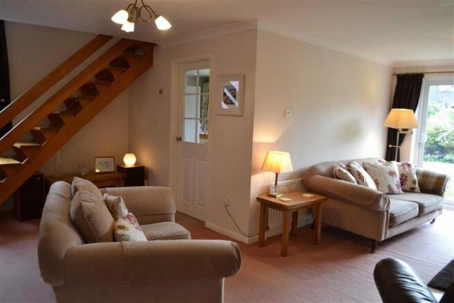 L-SHAPED LOUNGE